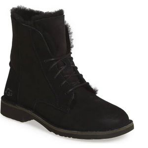 UGG Quincy Boot